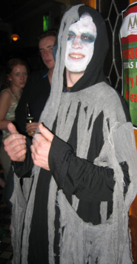 ../Images/Halloween Bunclody 2006 - 78.JPG